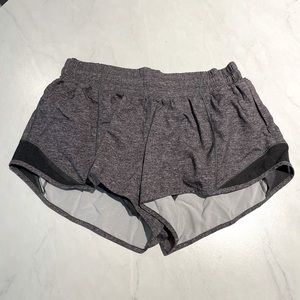 Lululemon Hotty Hot Shorts 2.5”